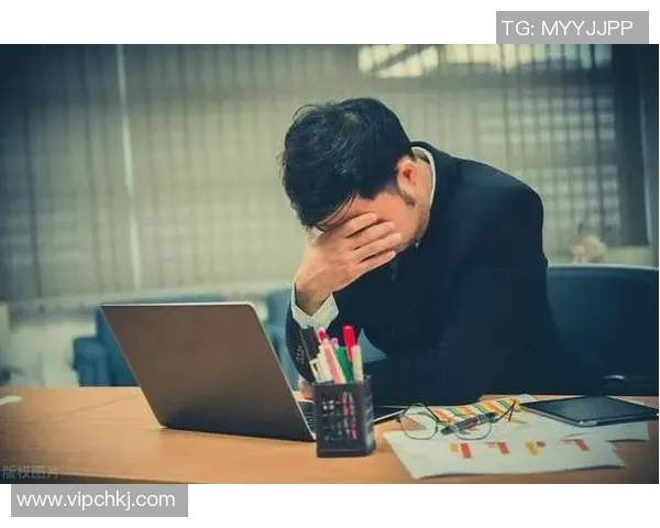 贾诚在职场中的成长与挑战：从新手到行业精英的奋斗历程